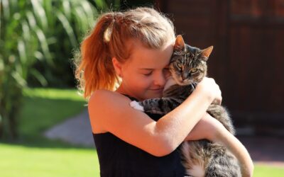 ¿ Conoces todos los beneficios que tiene  abrazar a tu gato?